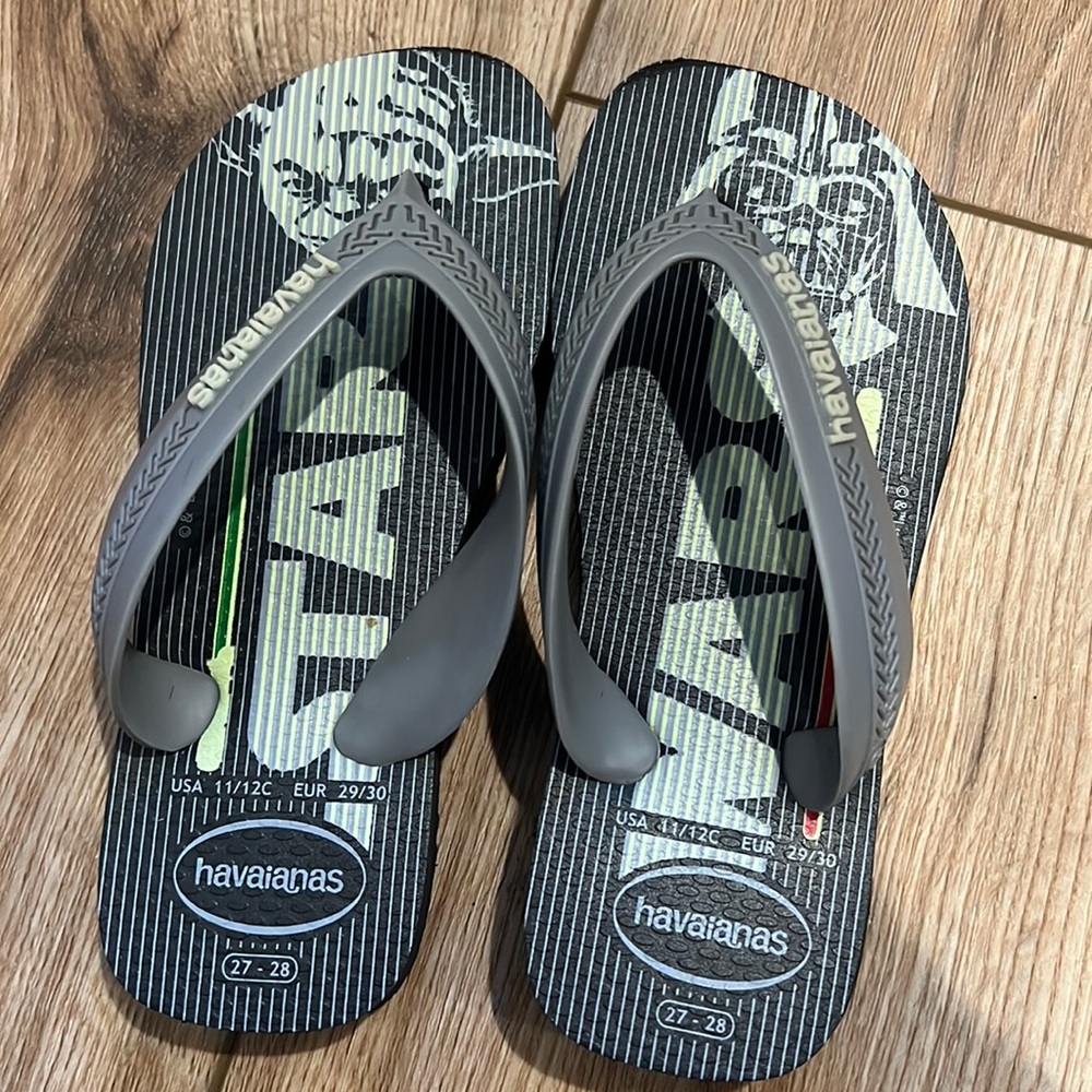 Havaianas Kids Star Wars Flip Flop Sandal (Toddler/Little Kid)